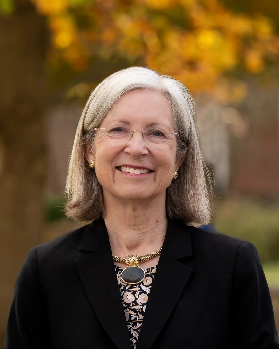 headshot of Linda Stowe